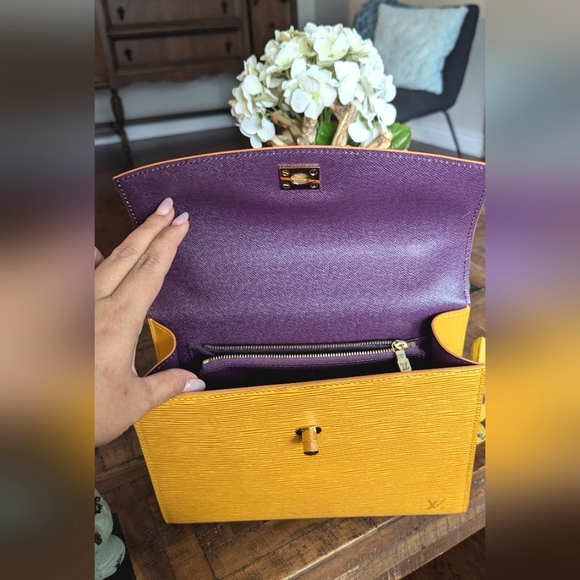 Louis Vuitton Epi Malesherbe Yellow hand bag‎ - Picture 6 of 17